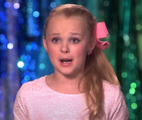 Jojo siwa ponytail - Aug 2, 2022 · JoJo Siwa grew up in front of fans’ eyes rocking a high ponytail decorated with a larger-than-life bow, which is why she made headlines when she decided to cut it super short. Learn all about… 